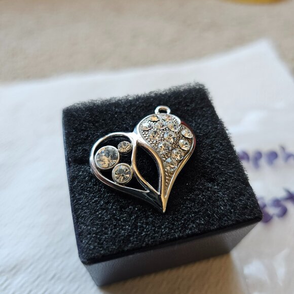 Sapphire heart pendant - Picture 3 of 6